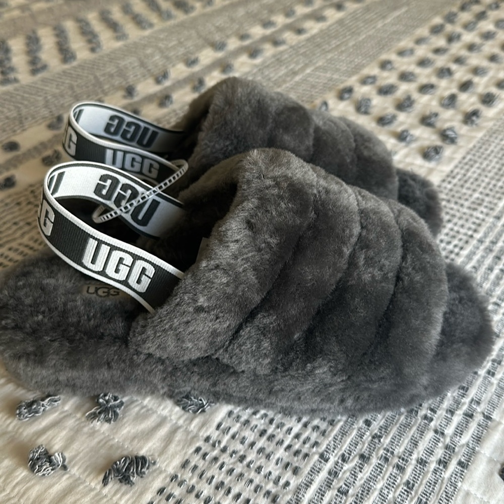 UGG Fluff Yeah Slide Women Size 9 Gray Platforms NEW